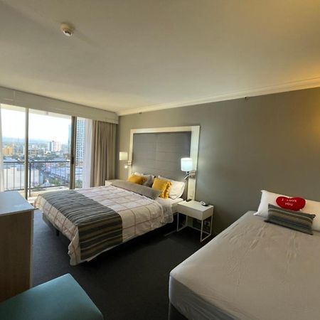 Luxury Apartment & Ocean View In Surfers Paradise Gold Coast Exterior photo